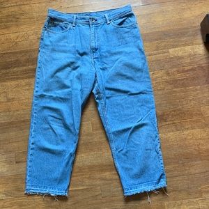 ❌SOLD❌ BDG Boyfriend Jeans